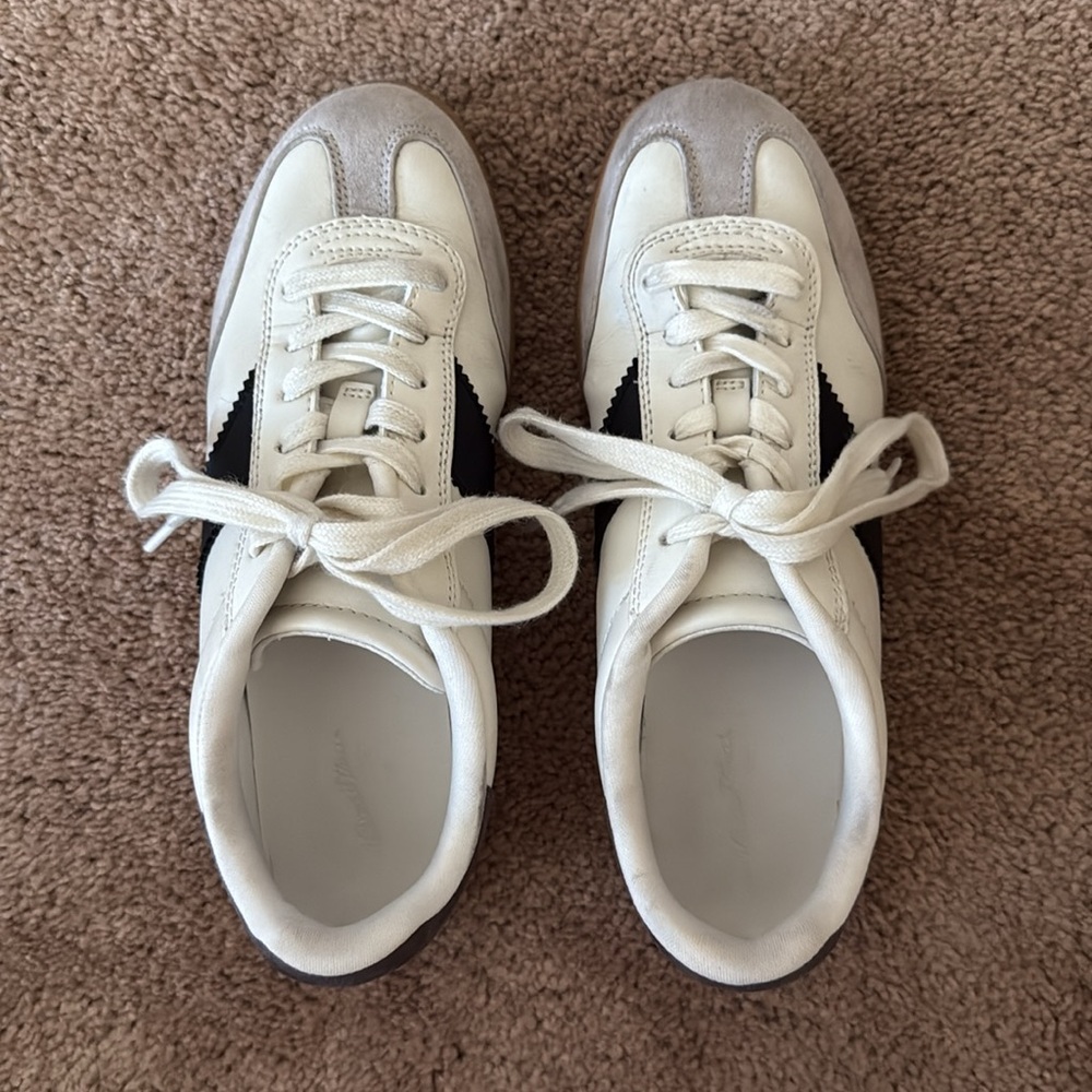 Universal Thread Womens’s Spencer White Low Top Fashion Sneakers 7 - Picture 3 of 9